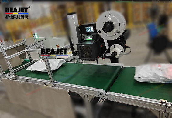 Garment Bag Labeling Machines for Different Apparel Packaging Scenarios